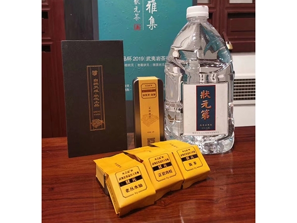 山東礦泉水瓶生產(chǎn)廠家